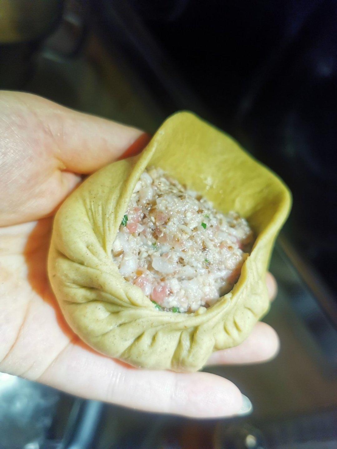 荞面香菇肉包