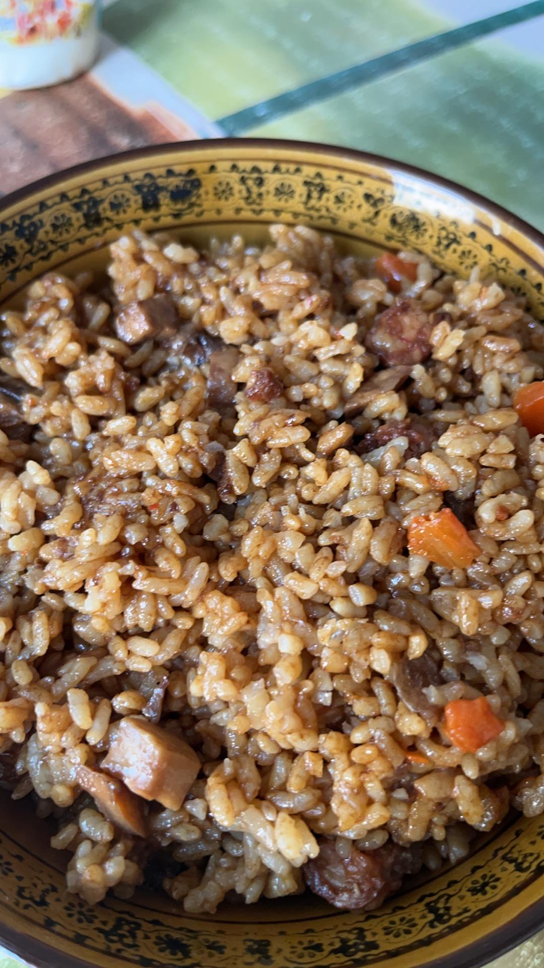 懒人必备～电饭煲腊肠焖饭