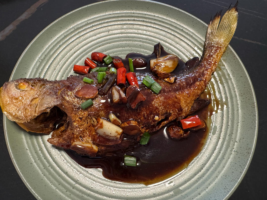 红烧黄鱼—鱼皮不破的小窍门