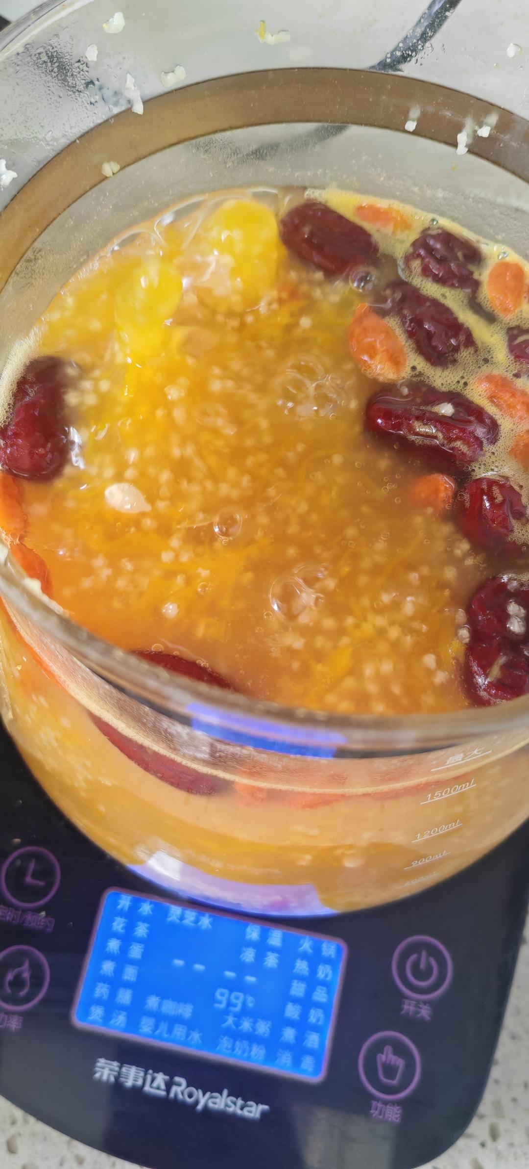 养胃粥：南瓜小米粥