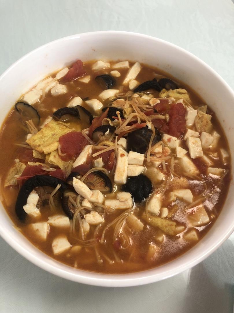 西红柿菌菇豆腐汤