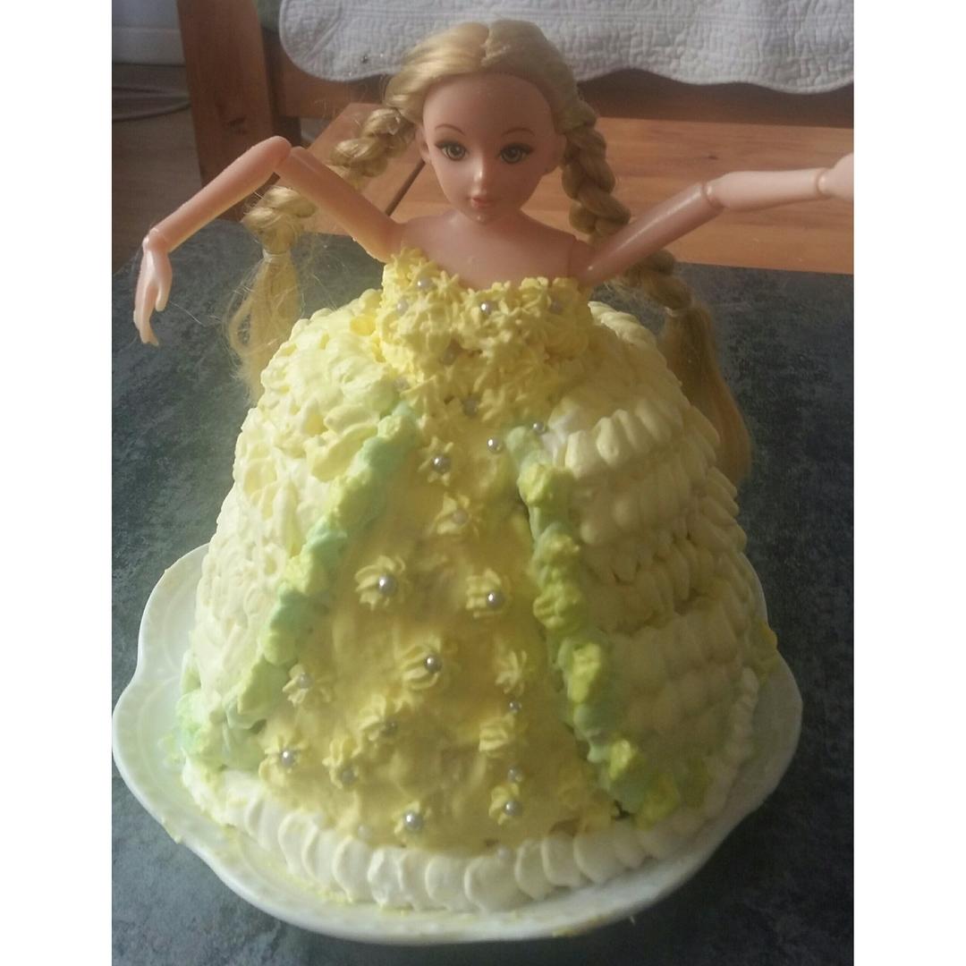 梦幻时尚的芭比蛋糕