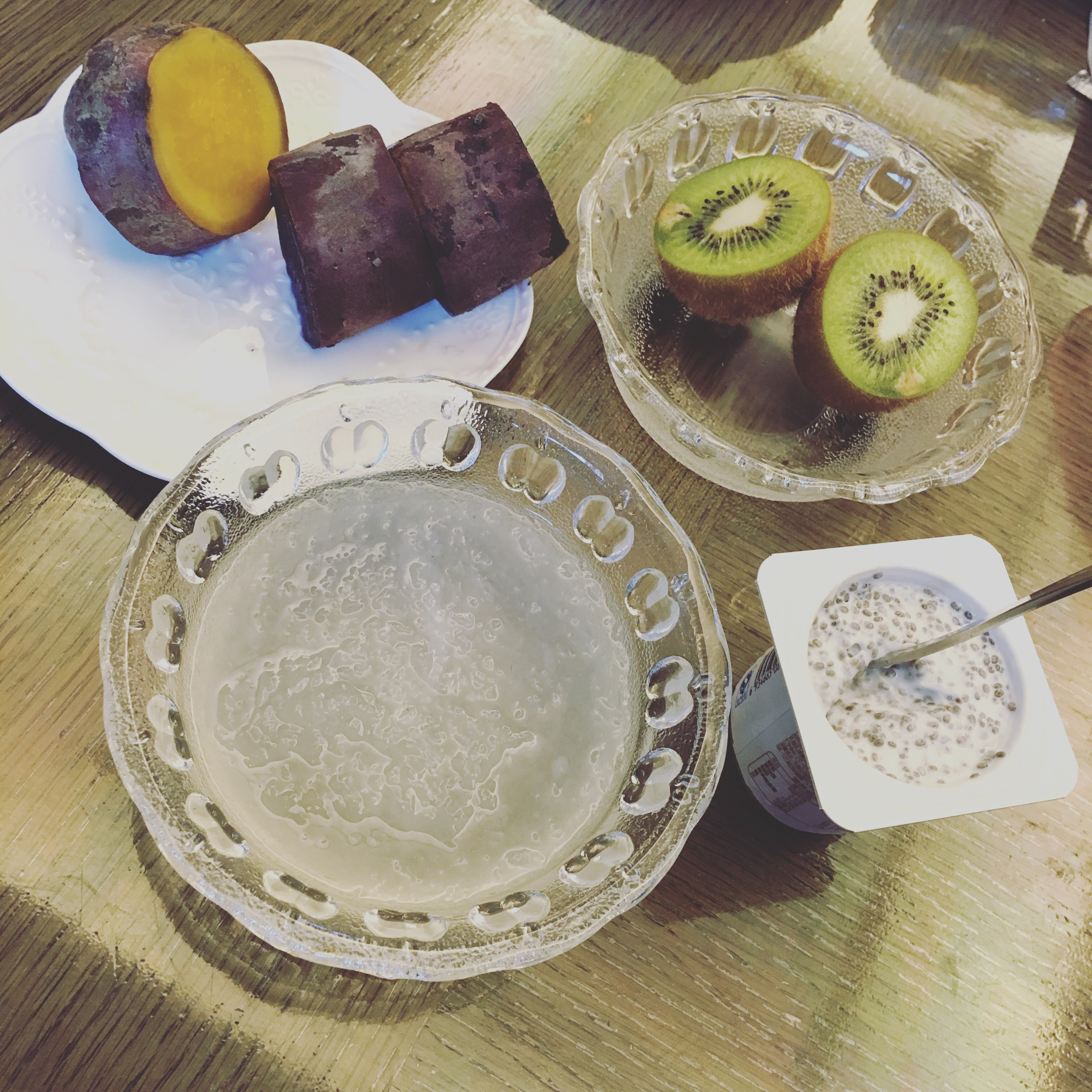 不急不躁吃早餐