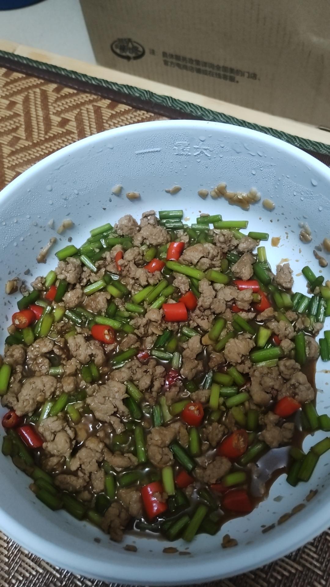 蒜苔炒肉末，三碗米饭都不够吃