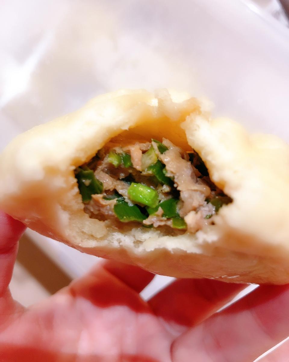 松软多汁的肉包子