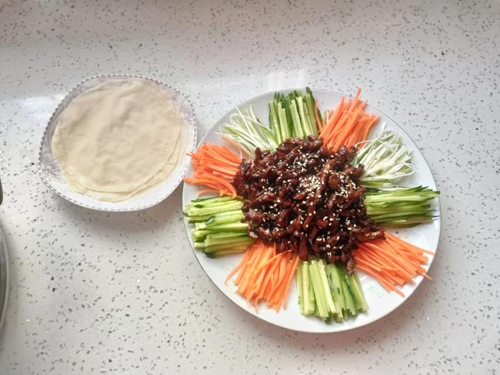 学做京酱肉丝，带饼的