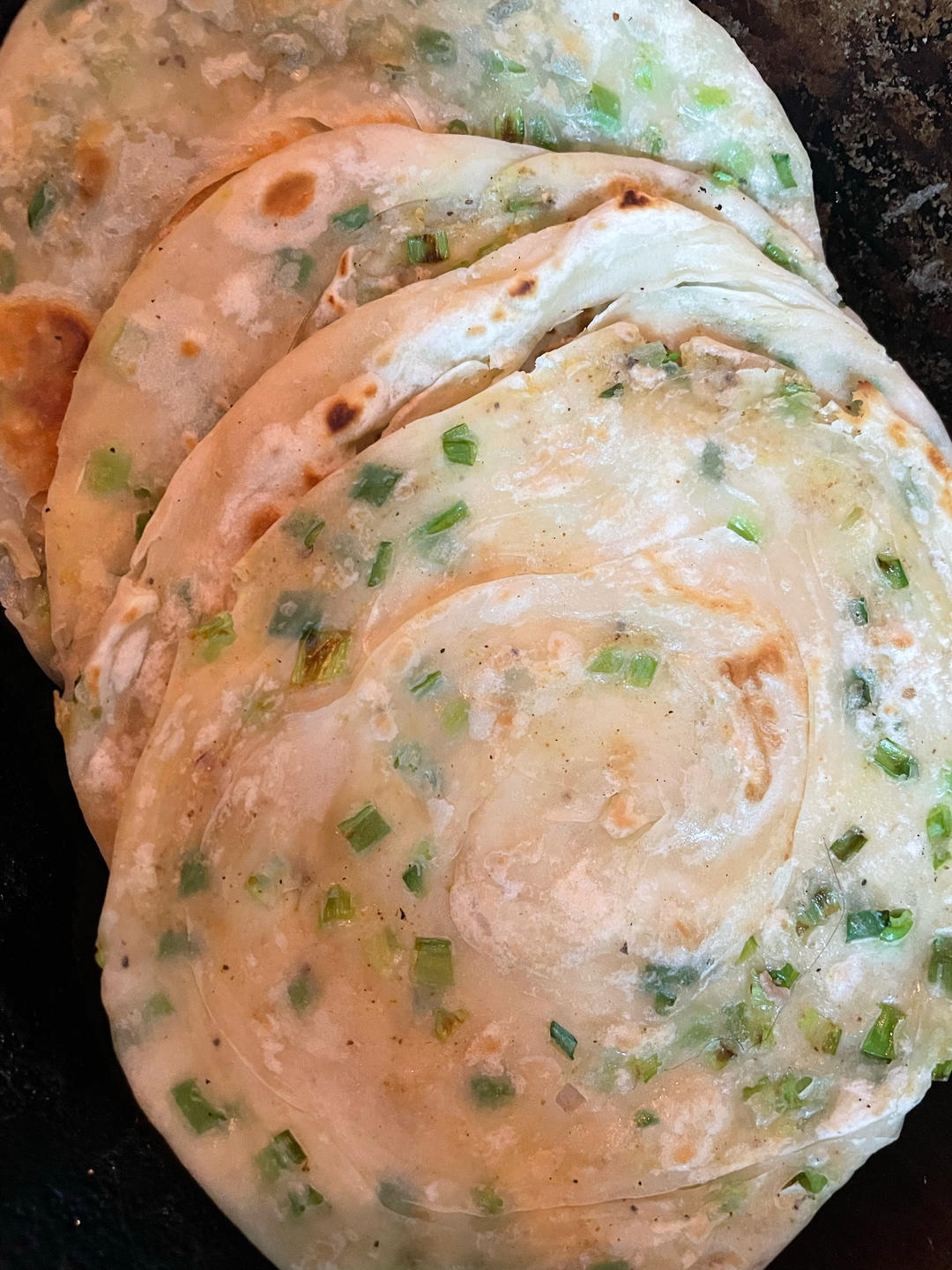 【葱油饼】假期好好做早餐，4步吃上香脆葱油饼！