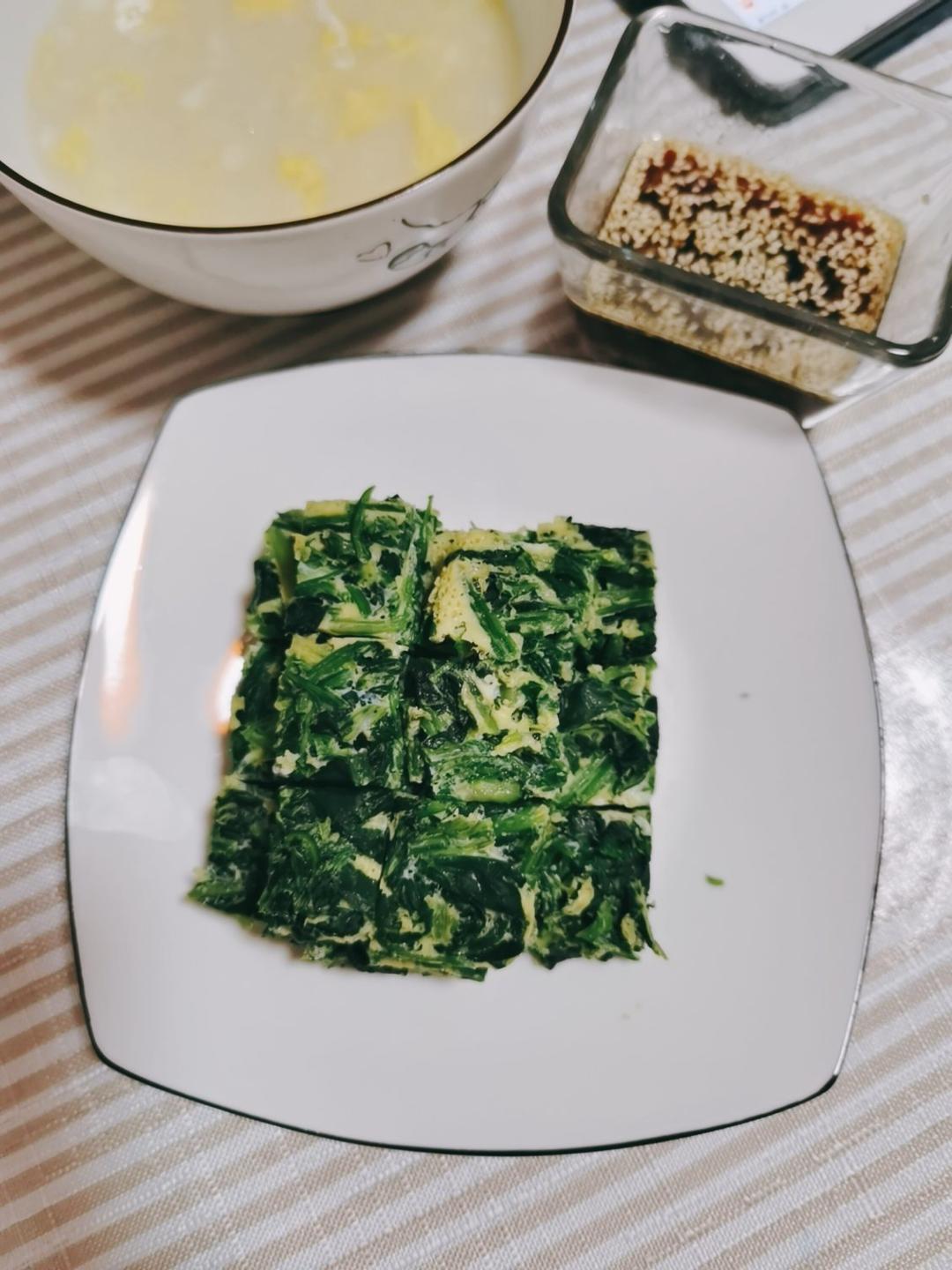 蘸汁菠菜鸡蛋糕——春季养生多吃菠菜