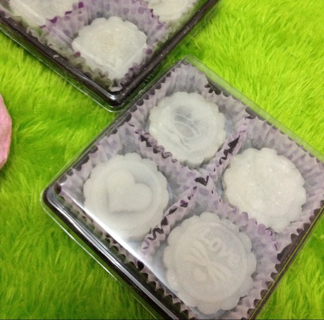 冰皮豆沙月饼