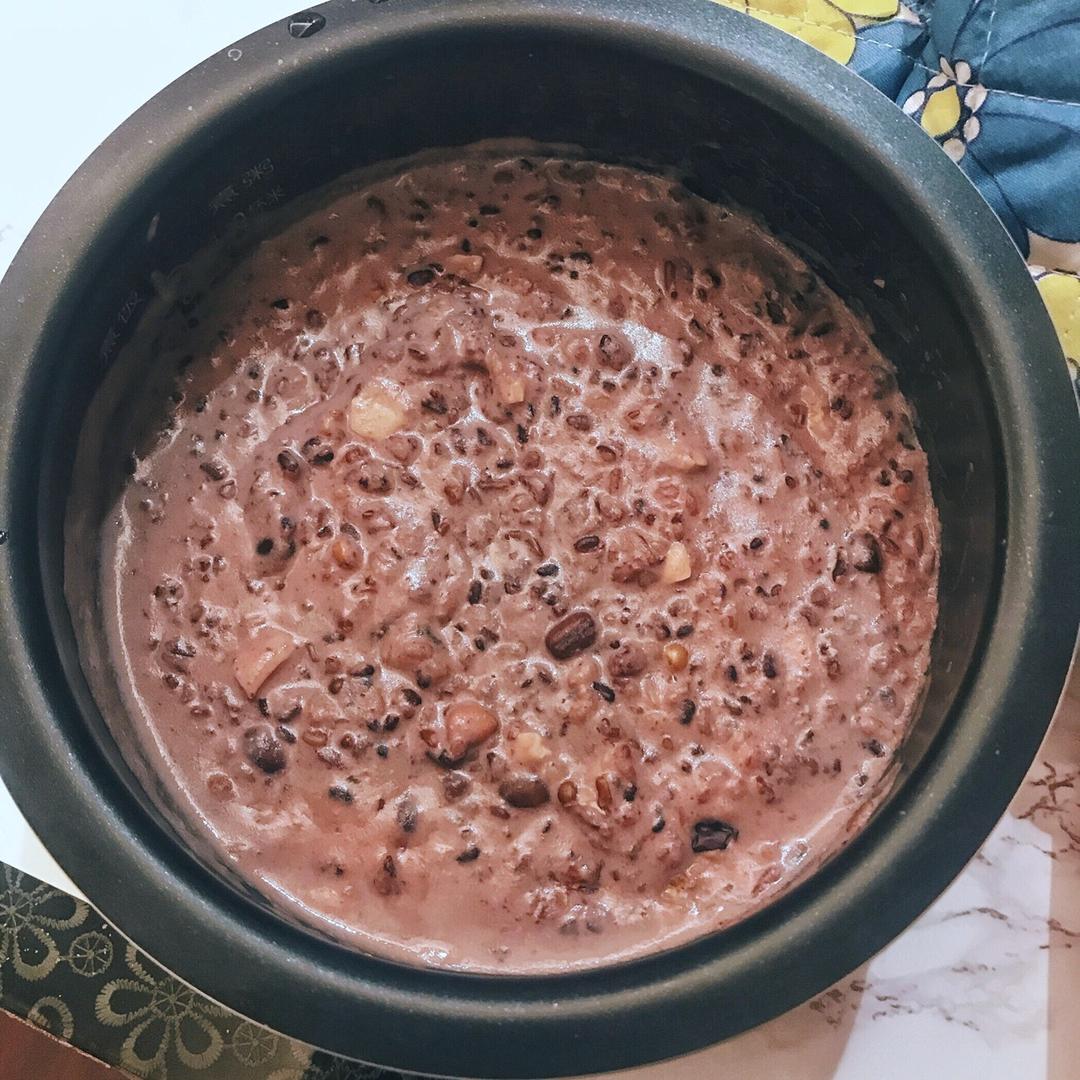 豆浆杂粮粥（别名：回归正轨粥）丨健康·三餐