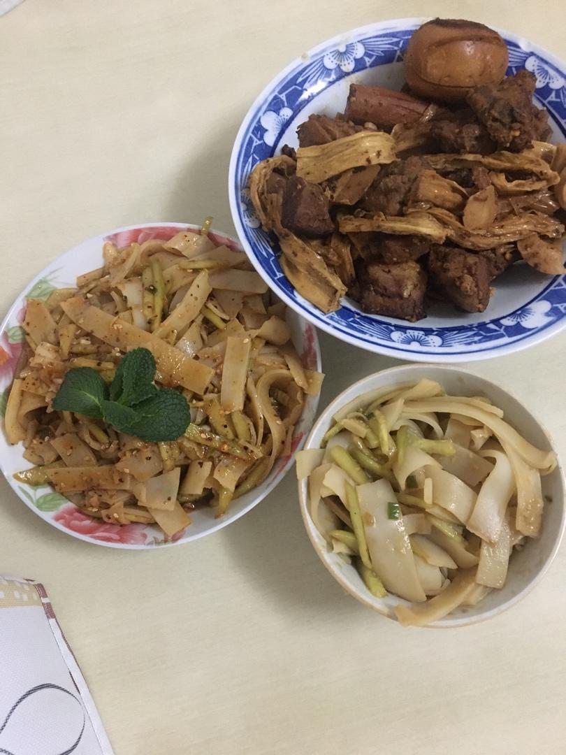 红烧腐竹排骨煲