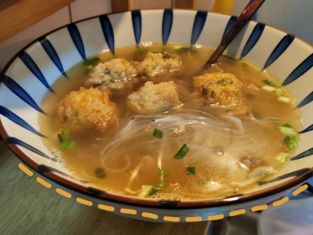牛肉丸子粉丝汤