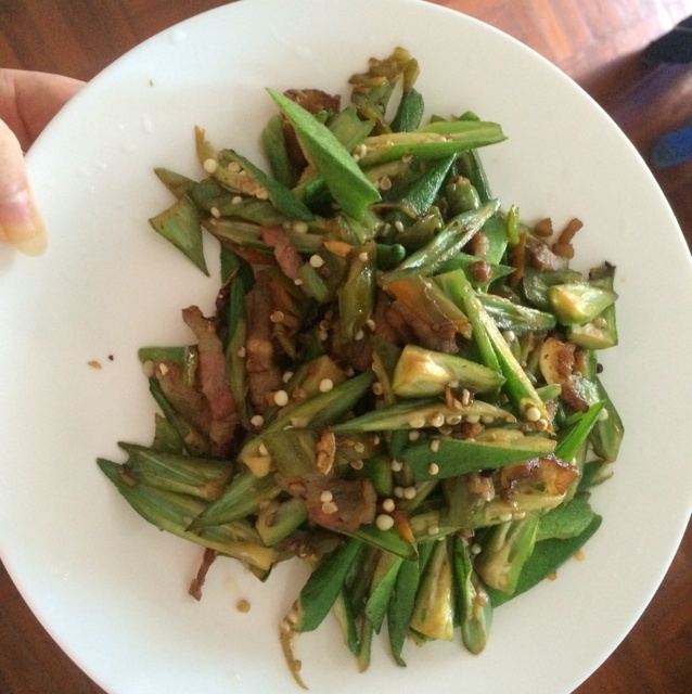 腊肉炒秋葵