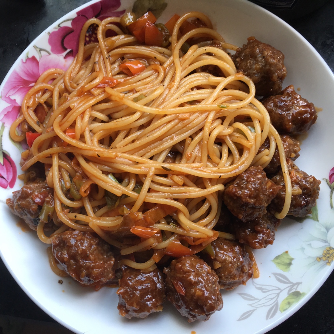 茄汁意大利肉圆面