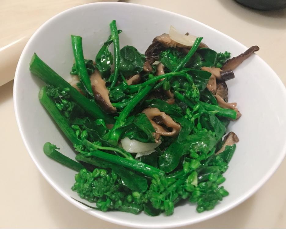 老丁的私房菜-香菇炒油菜