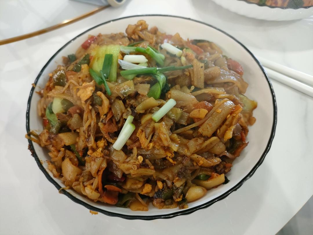 路边摊的炒河粉