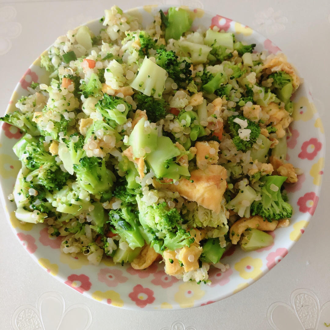 营养美味低热量：西兰花蛋炒饭