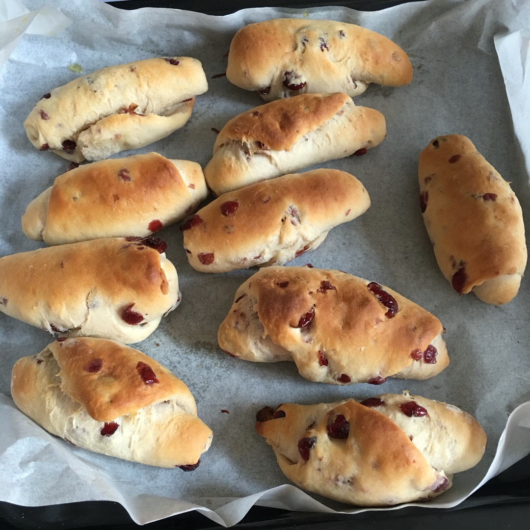 柔软无敌的酸奶蔓越莓面包卷