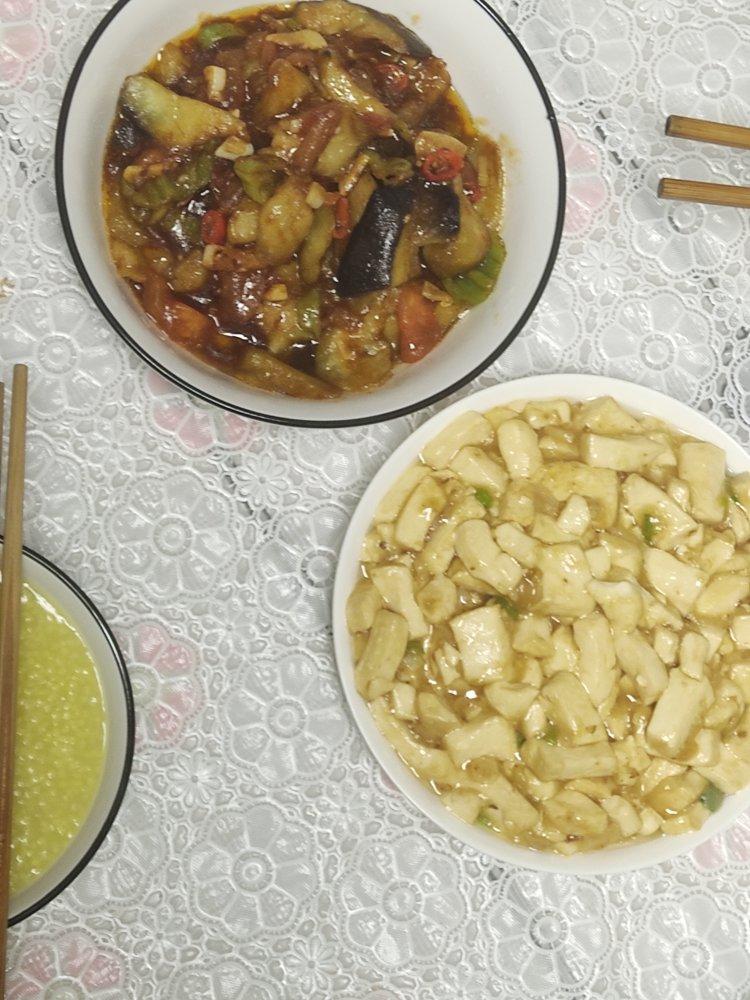 红烧茄子（佐西红柿尖椒）