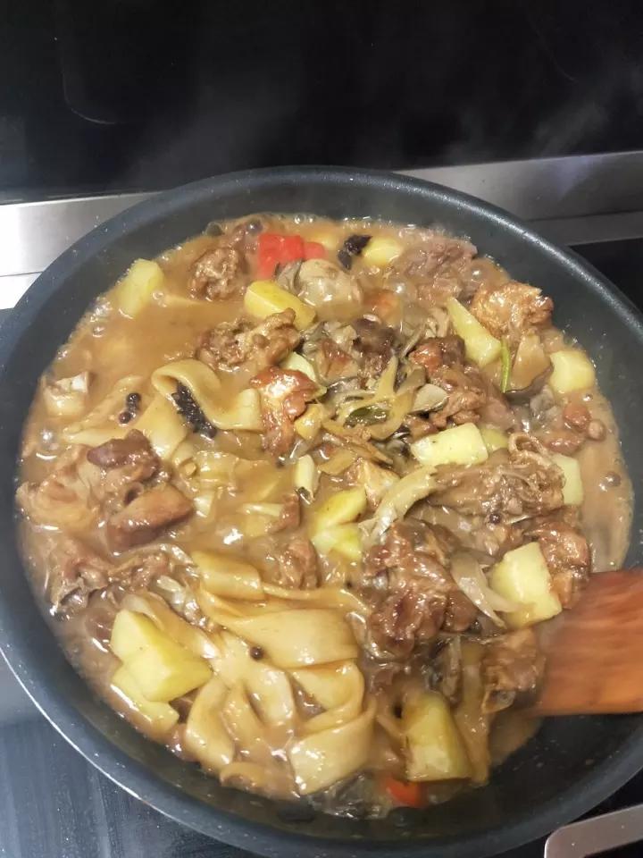 鲜香味浓土豆烧鸡（还是焖鸡？炒鸡？随便啦）