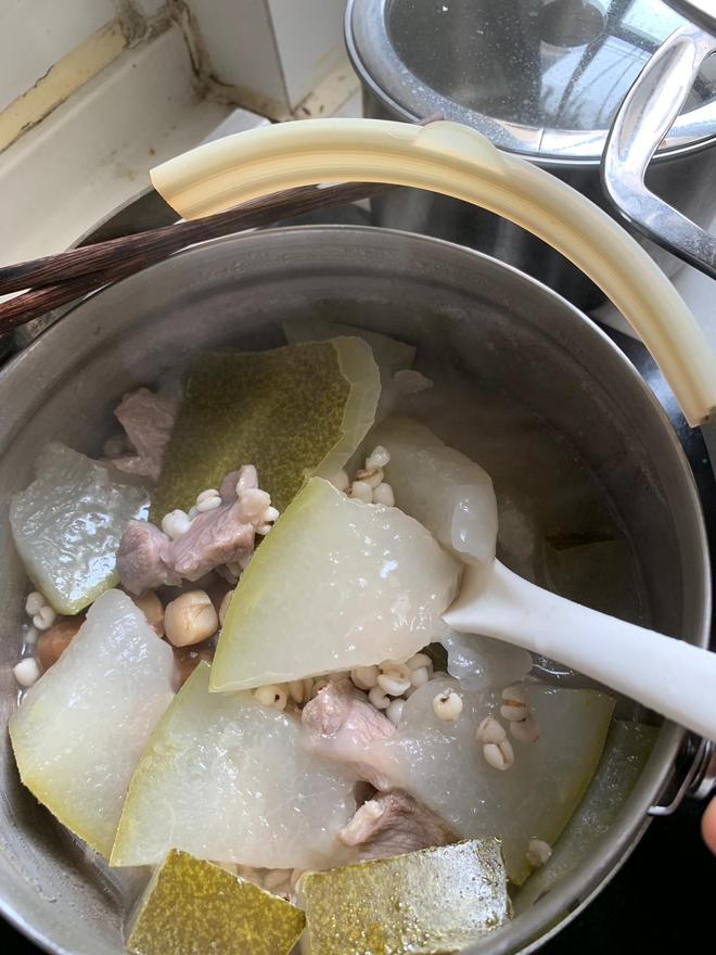 冬瓜豬展瑤柱薏米板栗湯的做法