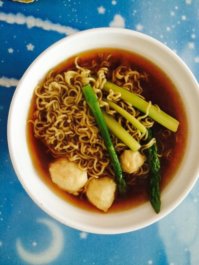 芦笋墨鱼丸汤面