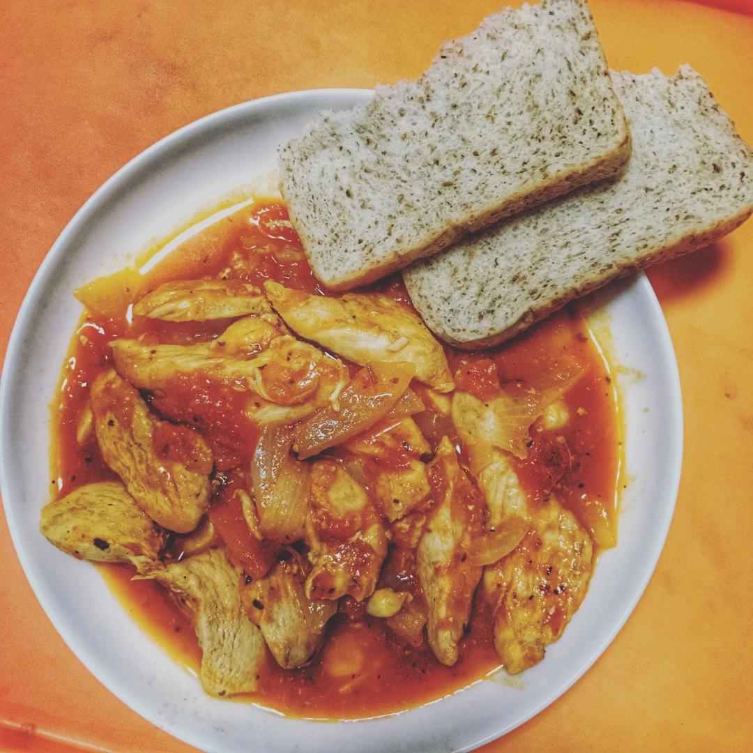 番茄炖鸡胸丨健康·三餐