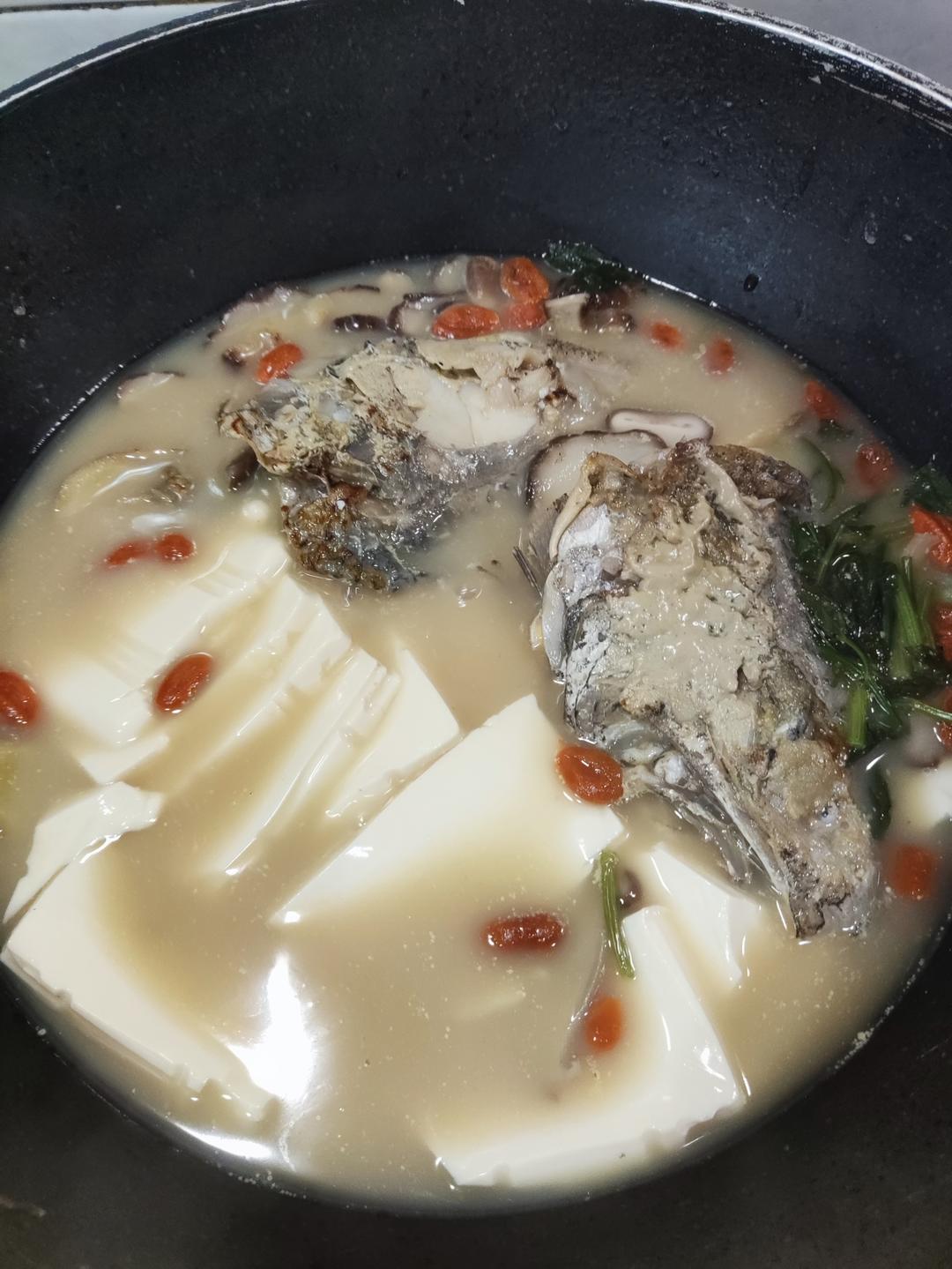 鱼头豆腐汤