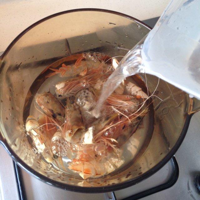 虾壳蛋花汤的做法 步骤1
