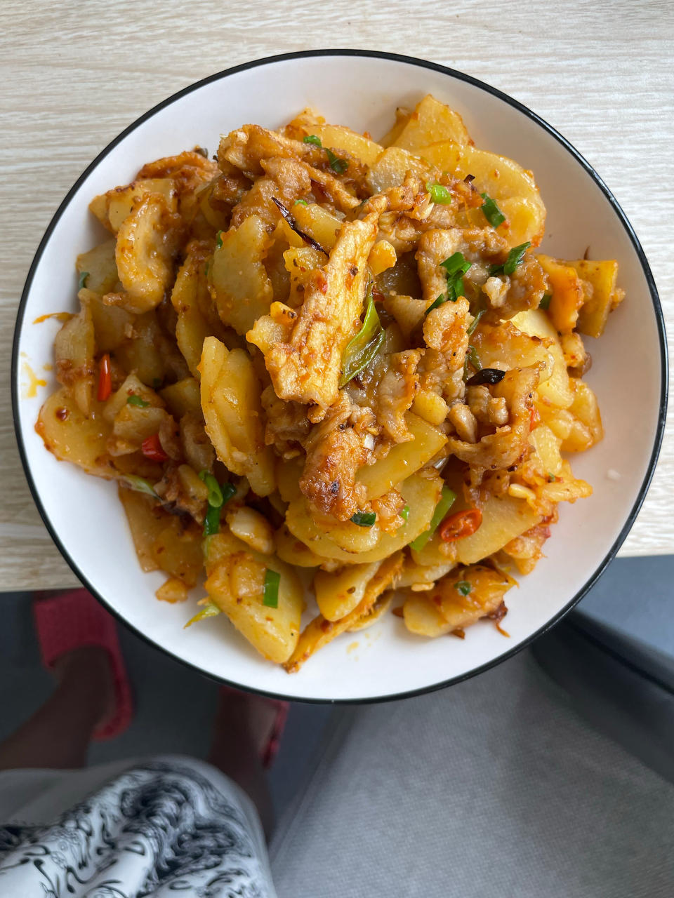 五花肉干煸土豆片