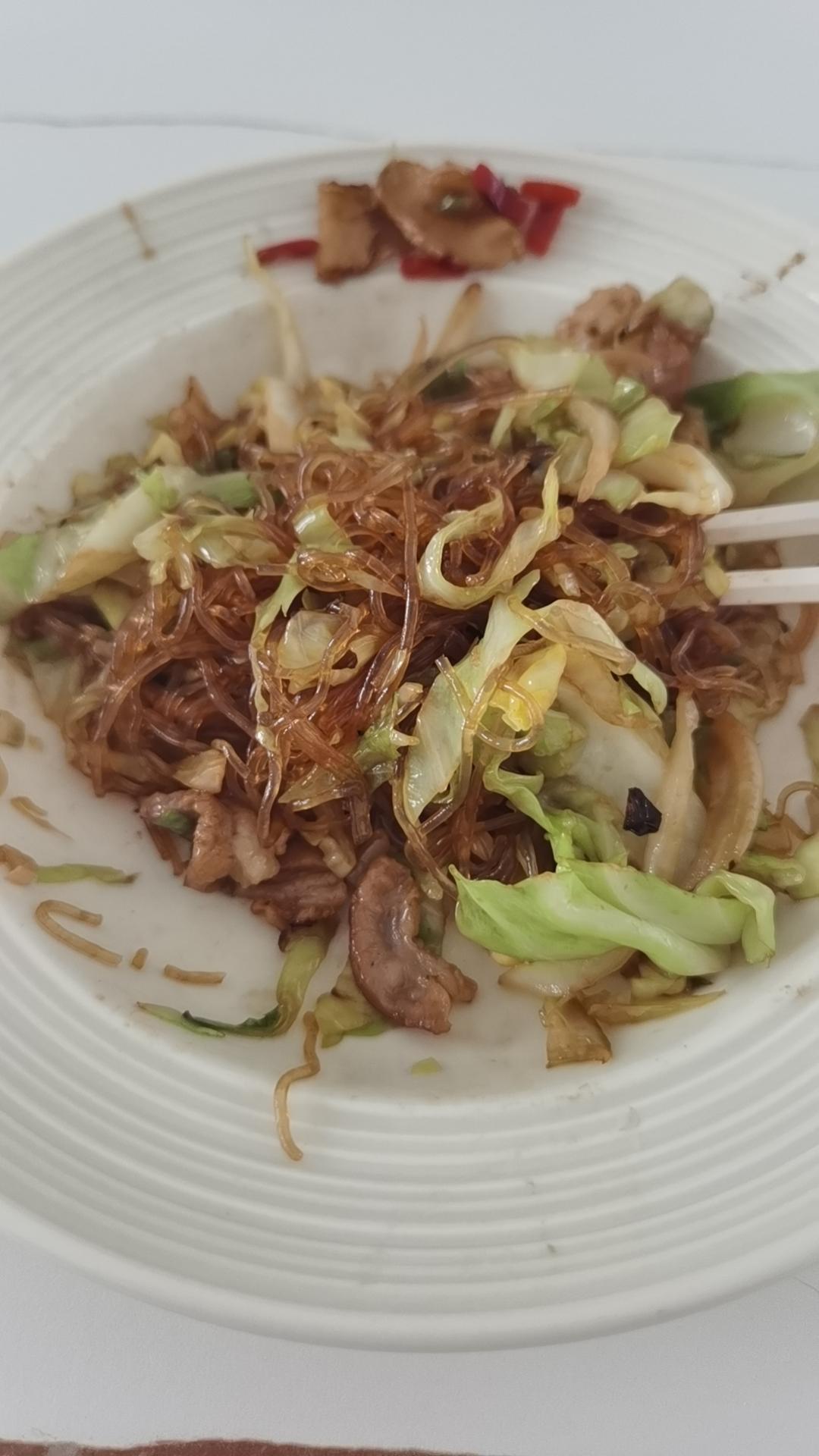 最近爱吃粉丝粉条～包菜炒粉丝