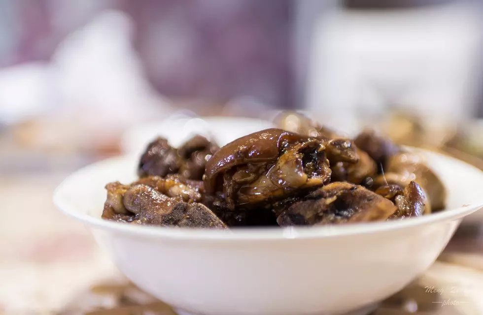 南乳花生猪脚煲