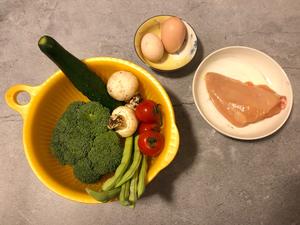 #28天减脂餐#超低卡西兰花鸡胸肉鸡蛋羹+素菜的做法 步骤1