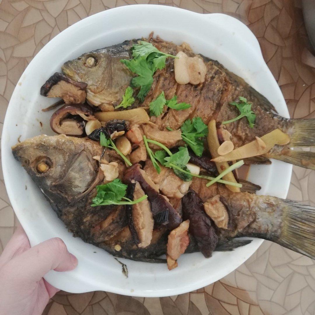 红烧鲫鱼