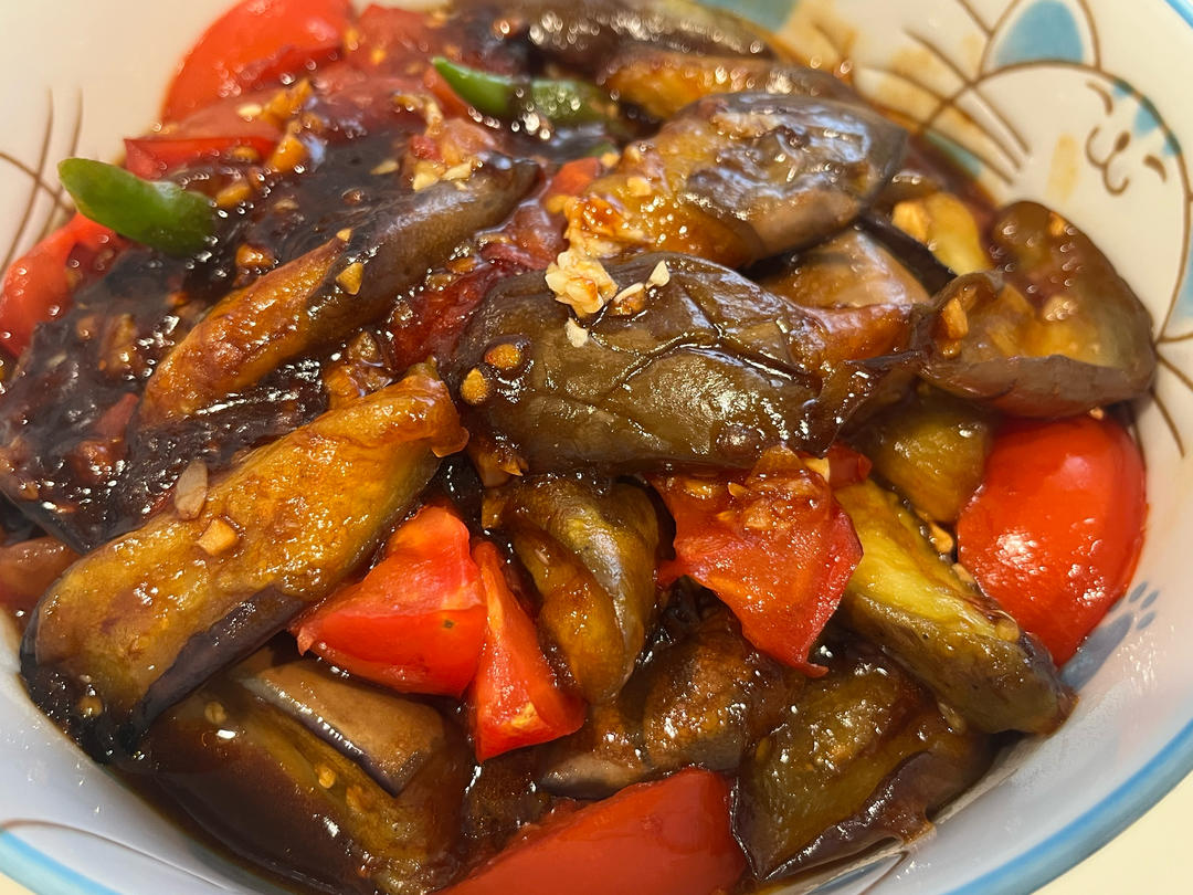 红烧茄子（佐西红柿尖椒）