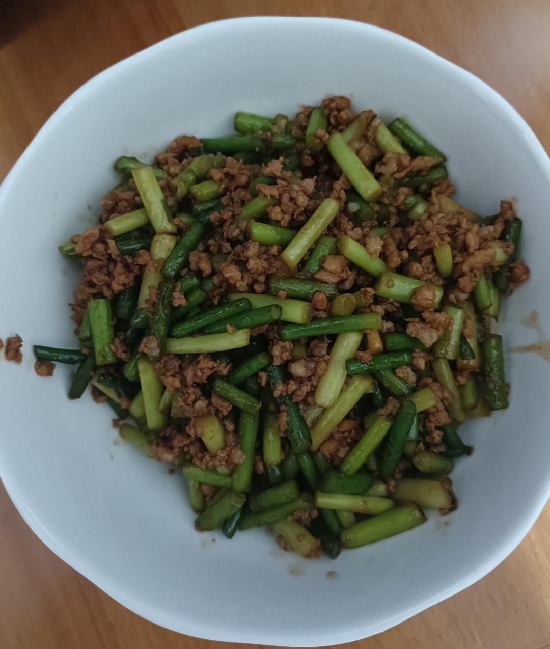 蒜苔炒肉末，三碗米饭都不够吃