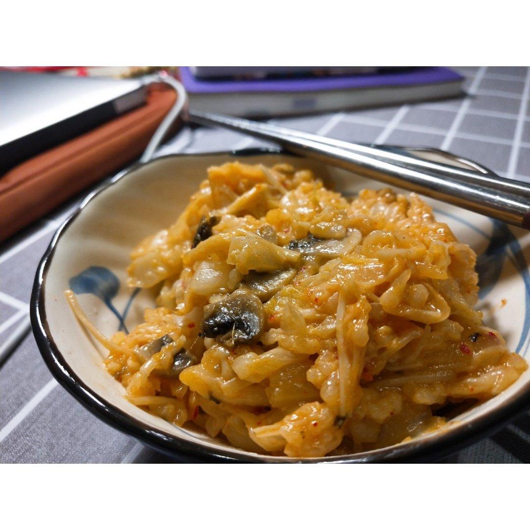 蘑菇泡菜炒饭