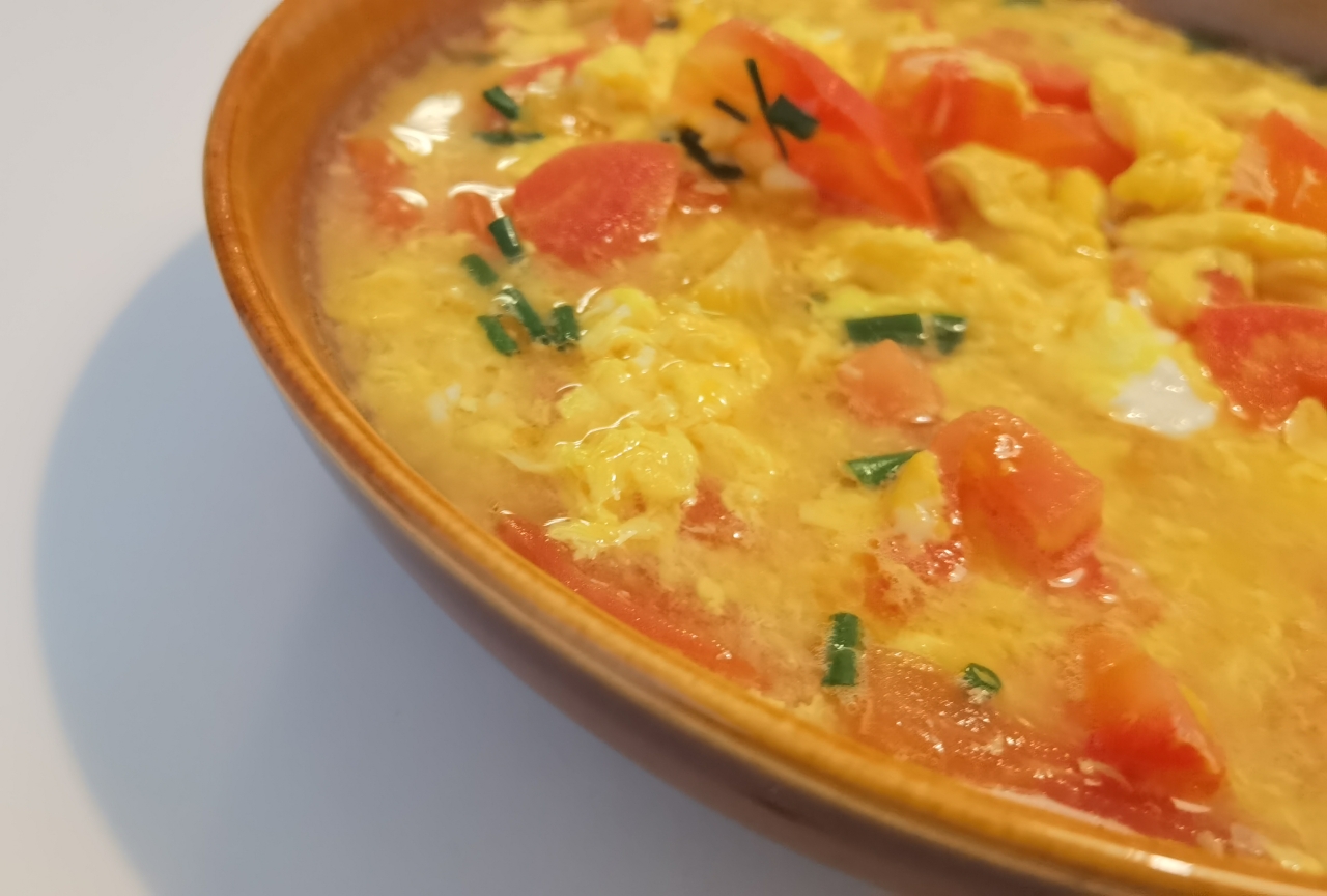 【跟我做不会错】简单又好喝的西红柿鸡蛋汤，家常又营养哦