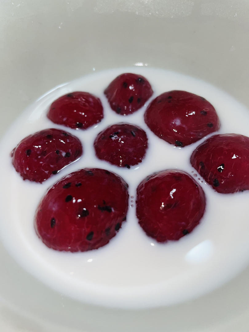 芋圆？珍珠？不！是超Q弹的火龙果阿达籽