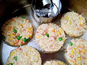 香煎蔬菜鸡蛋米饭饼的做法 步骤8