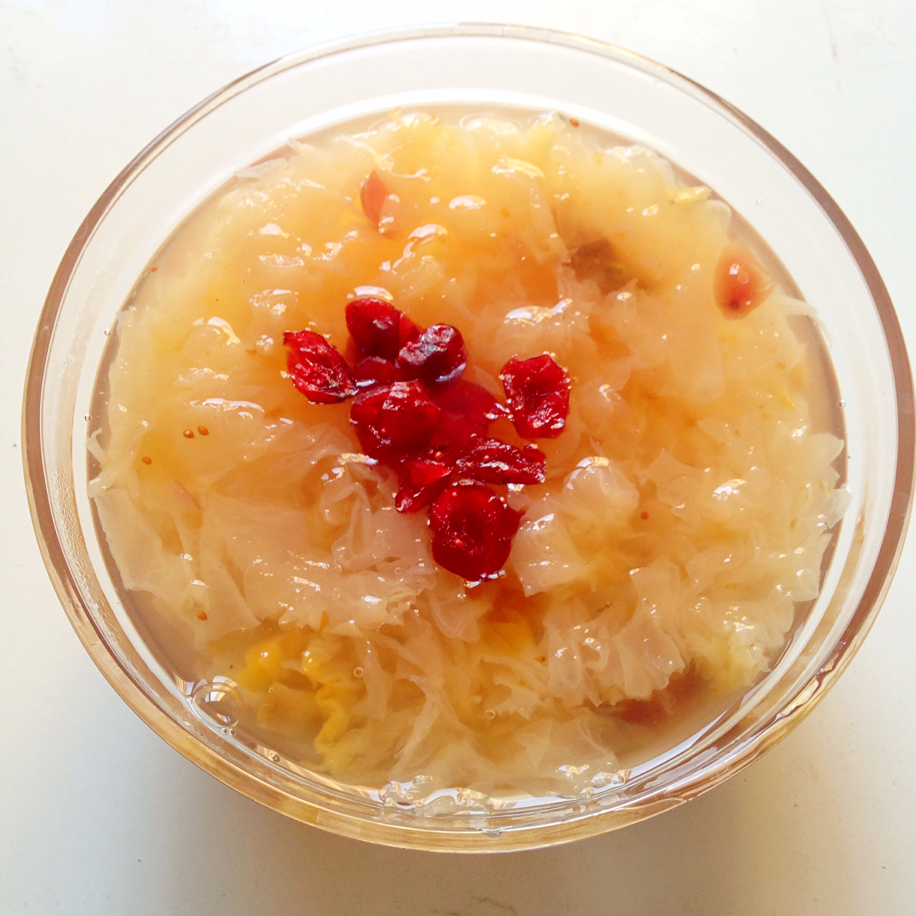 管贝做的蔓越莓桃胶银耳羹