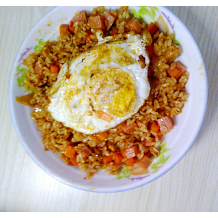 泡菜吞拿鱼（金枪鱼）炒饭—冬天就该来一碗红红火火的炒饭