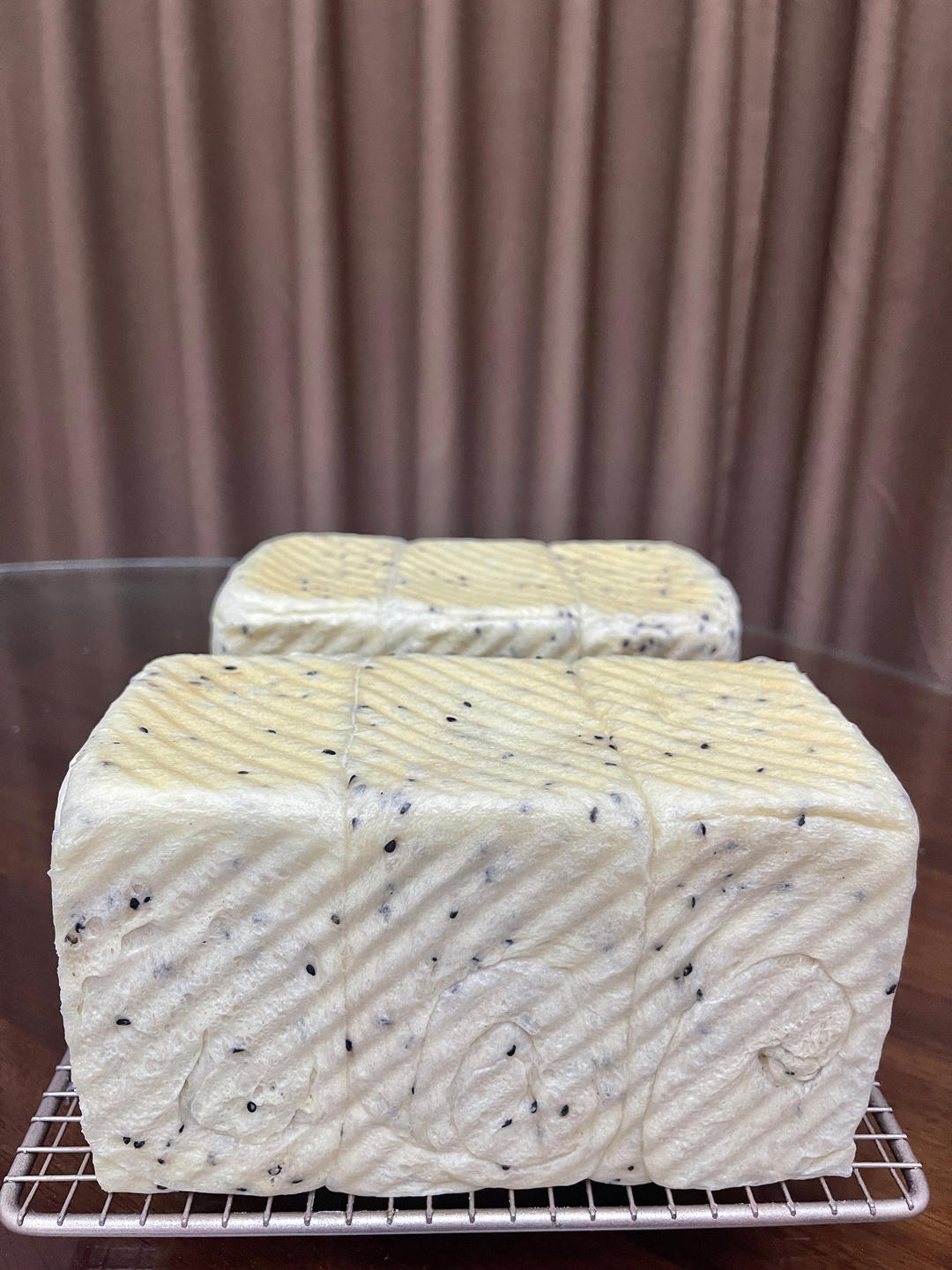 咸盐黑芝麻吐司