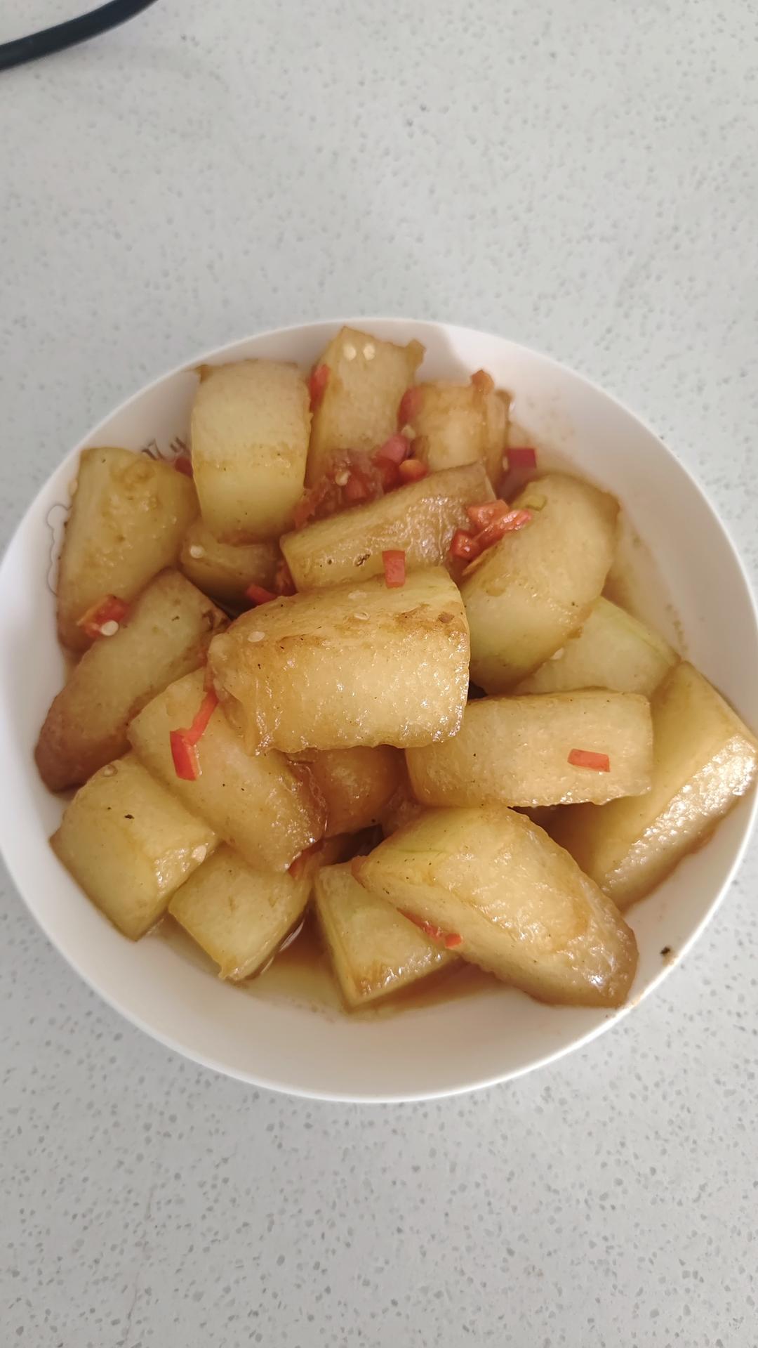 红烧冬瓜最完美做法，不加一滴水，瞬间秒杀红烧肉