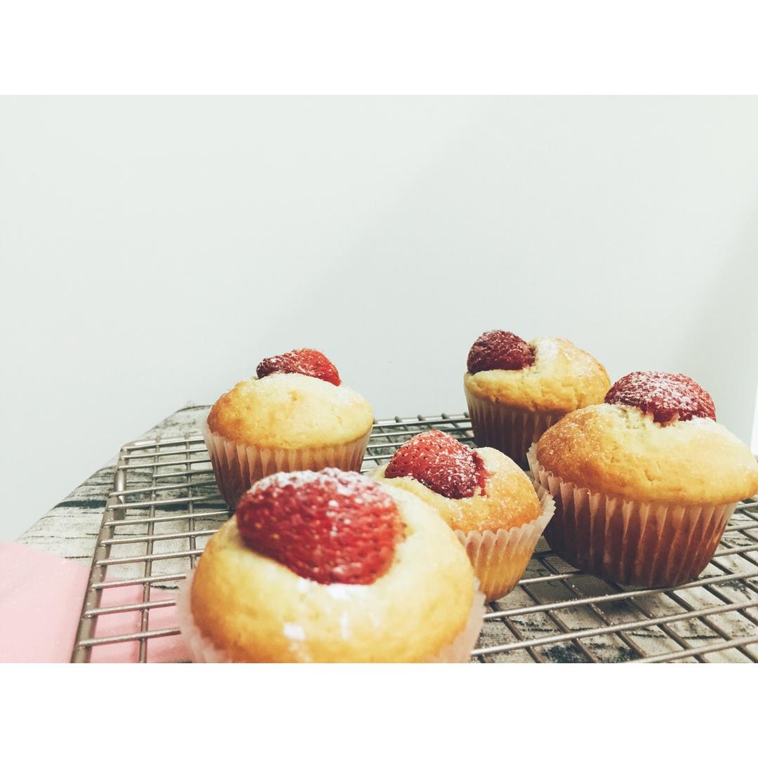 一整颗草莓の马芬