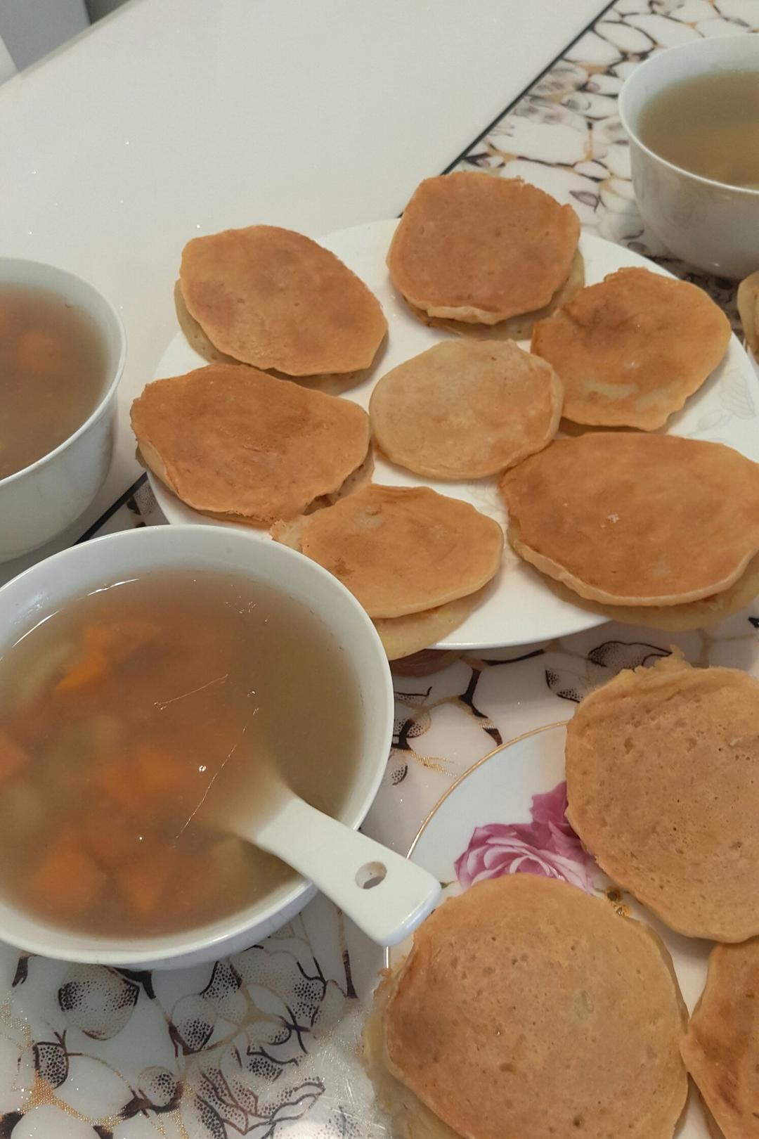 【减脂早餐】无油香蕉松饼（超简单）