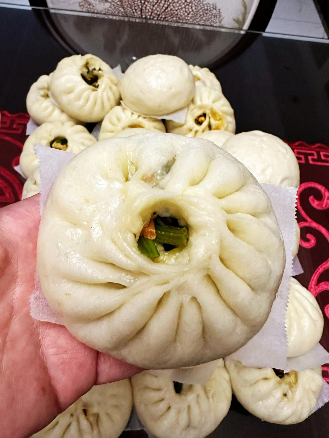 胡萝卜木耳鸡蛋包子——素包子也可以很好吃~