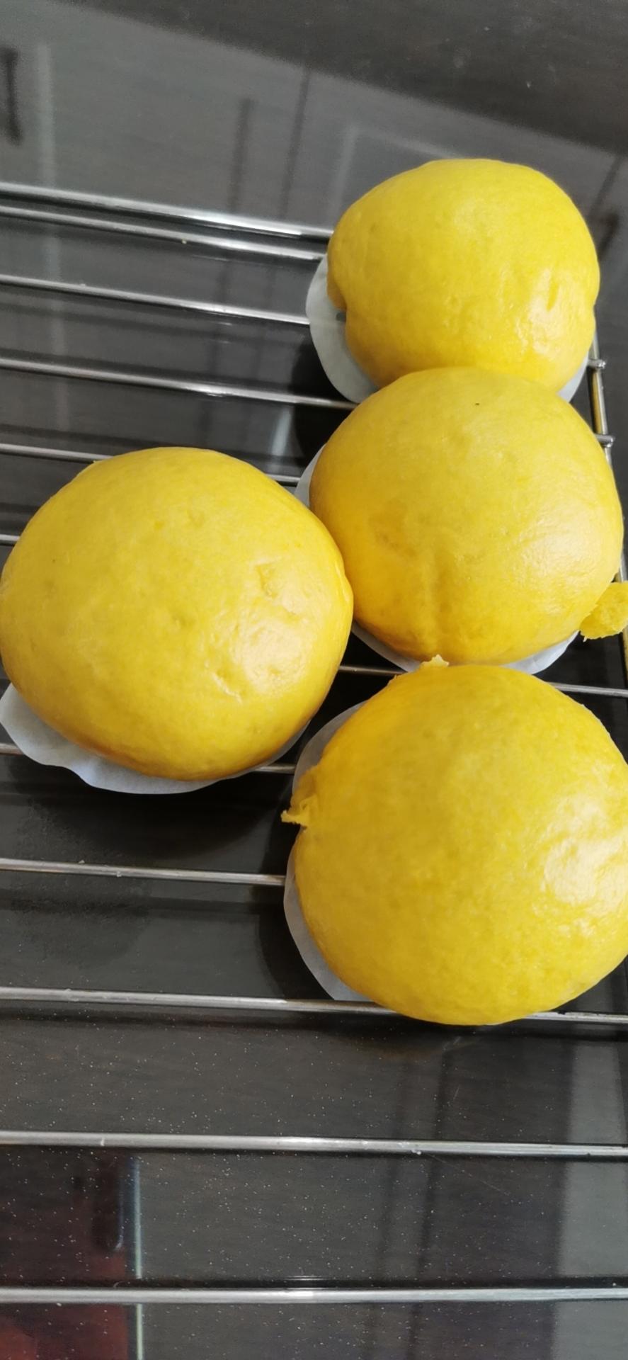 新手也可以--详解如何做出人见人爱、金黄的南瓜馒头