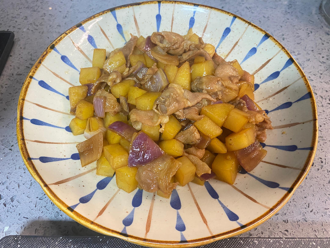 好吃到舔碗底的土豆肥牛拌饭