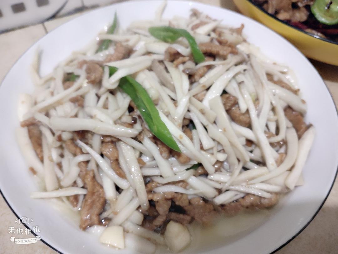 鸡腿菇炒肉